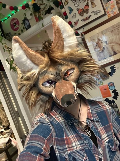 coyote therian mask idea - Recherche Google Therian Mask Ideas Coyote, Felt Animal Masks Diy, Coyote Mask, Coyote Therian, Animal Masks Diy, Fursona Ideas, Cat Mask Diy, Therian Gear, Felt Animal Masks