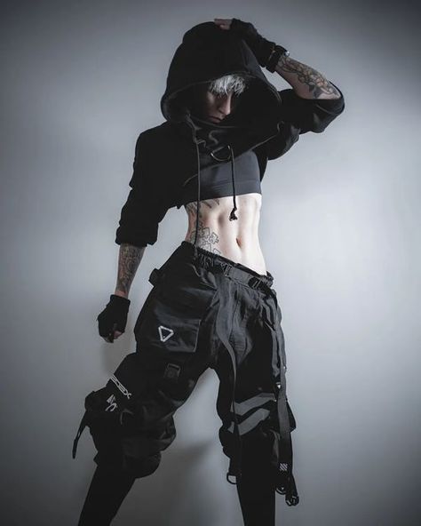 Lila on Instagram: "Techwear fits and main character energy. _ _ Pants: @machine56 Hoodie: some mysterious, sketchy corner of the internet." Techwear Outfits Aesthetic, Techwear Outfits Drawing, Cool Woman Outfit, Men In Womens Clothes, Pastel Techwear, Female Techwear Outfit, Techwear Mens, Tech Wear Men, Techwear Character Design