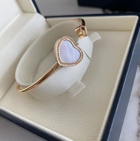 ✨Chopard Happy Hearts Rose Gold Bangle Bracelet Chopard Bracelet, Chopard Happy Hearts, Rose Gold Bangles, Chopard Jewelry, Rose Gold Bangle Bracelet, Heart Bangle Bracelet, Dancing Diamond, Rose Gold Bangle, Bracelets Gold Diamond