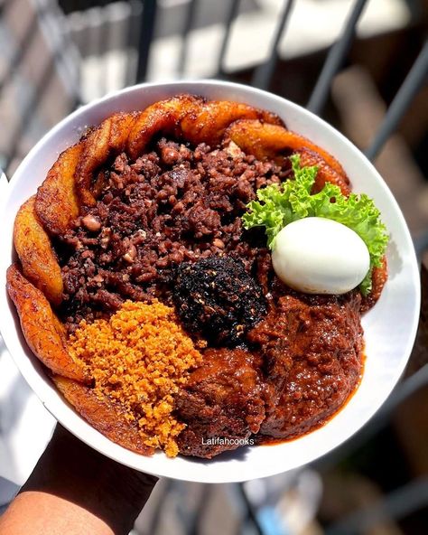 Beans And Plantain Ghana, Food In Ghana, Ghana Street Food, Rice And Stew Ghana, Healthy African Food, Waakye Ghana Recipe, African Food Photography, Ghanaian Food Recipes, African Dishes Nigerian Food