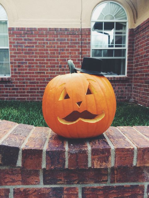 Pumpkin carving - mustache edition Pumpkin Carving Ideas Mustache, Mustache Pumpkin Carving, Cute Pumpkin Carving, Pumkin Carving, Pumpkin Carving Designs, Pumpkin Carving Patterns, Face Mug, Halloween Pumpkins Carvings, Family Crafts