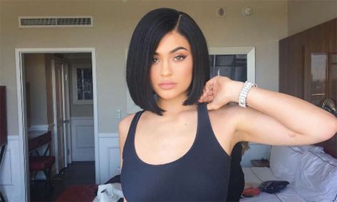 Kylie Jenner Short Hair, Sleek Bob Hairstyles, Jenner Hair, Caroline Flack, Long Bob Haircuts, Long Bob Hairstyles, Trending Hairstyles, Short Bob Hairstyles, Khloe Kardashian