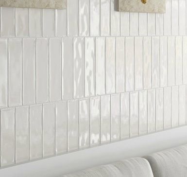 Is 4x10 subway tile too big for kitchen backsplash?? White Tiled Bathroom, Tiled Bathroom, Interior Minimalista, Bathroom Pictures, Kitchen Tile, Bathroom Tiles, Rustic Bathroom, White Tiles, Bathroom Tile