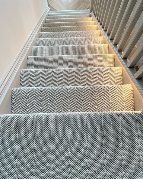 Brockway Carpets | We had to share these snaps of @laurensycamore's beautiful staircase featuring our gorgeous Gatsby herringbone design in ‘Ivory' colourway… | Instagram Stair Landing Carpet, Woven Carpet Stairs, Landing Carpet Ideas, Grey Carpet Stairs, Stairs With Carpet, Staircase Carpet, Stairs Carpet, Stair Carpet, Victorian Terrace House Interior