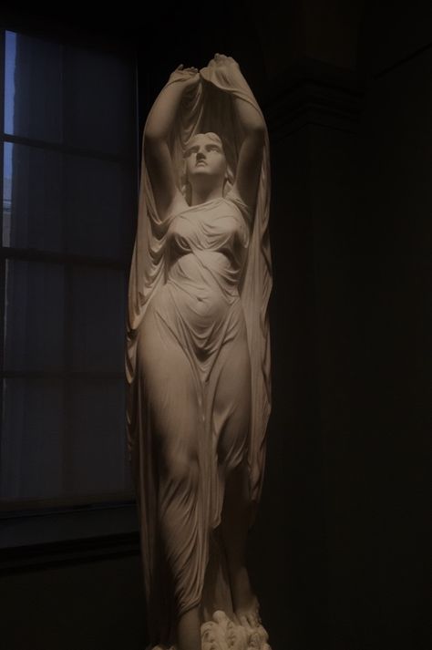 Marble Statues Aesthetic Wallpaper, Statue Drawing Reference, Nyx Greek Mythology, Dark Baroque Art, Pretty Statues, Persephone Statue, Greek Mythology Aesthetic, Greek Goddess Statue, Mythology Aesthetic