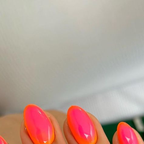 Pinklab Nails on Instagram: "Aura trend is my favorite 🩷🧡" Pink Orange Aura Nails, Pink And Orange Aura Nails, Sunset Aura Nails, Pink And Orange Aura, Orange Aura Nails, 2023 Aura, Orange Aura, Esthetician School, Aura Nails