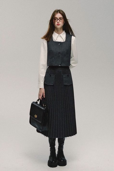 Dark Grey Skirt, Arcana Archive, Dark Clothes, Style Vest, Rock Outfit, Pleated Long Skirt, Clothes Aesthetic, College Style, Suspender Dress