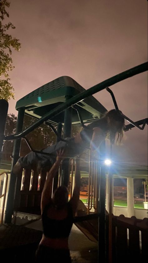 Playground Astethic, Bes Frends, Playground Pics, Breanna Core, Playground At Night, Recreation Pictures, Teen Dirtbag, Josie Core, Aesthetic Midnight