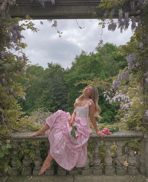 Mina Marlena, Fairycore Outfit, Spring Photoshoot, European Summer Outfits, Flynn Rider, Princess Core, Summer Photoshoot, Romantic Outfit, Princess Aesthetic