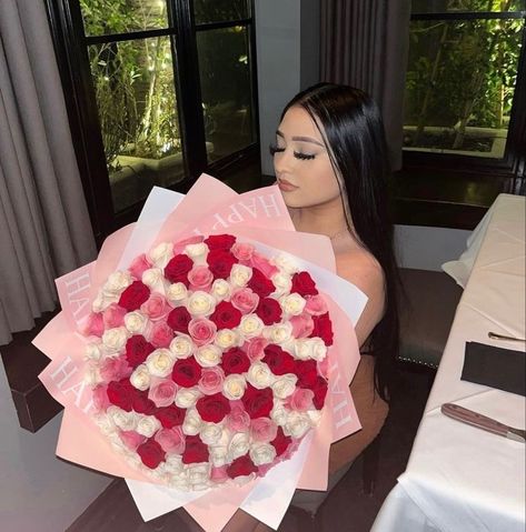 Birthday Roses Bouquet, 50 Roses Bouquet, Birthday Ramo, Rose Bouquet Aesthetic, Big Flower Bouquet, Huge Bouquet Of Flowers, Flower Bouquet Aesthetic, Rose Buket, Roses Bouquet Gift