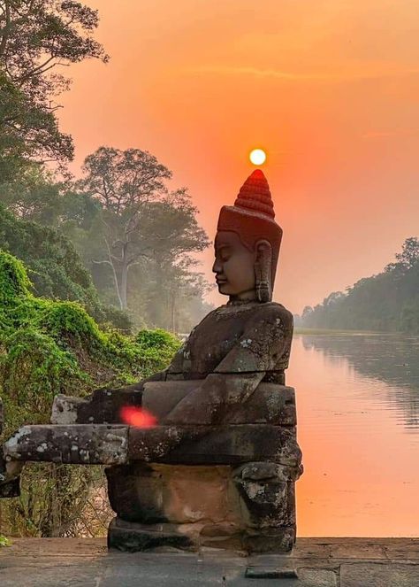 Cambodia kingdom of wonder 🇰🇭 Siam Reap Cambodia, Cambodia Travel Aesthetic, Cambodia Aesthetic, Vietnam Aesthetic, Cambodia Culture, Sihanoukville Cambodia, Cambodia Beaches, Catching Flights, Angkor Wat Cambodia