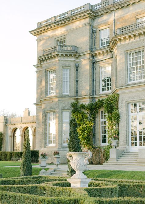 Chatsworth House Wedding, British Wedding Venues, Wedding Venue Manor House, Uk Wedding Venues English Country, Country Manor Wedding, British Country Wedding, Country Estate Wedding, Graydon Hall Manor Wedding, Hedsor House Wedding