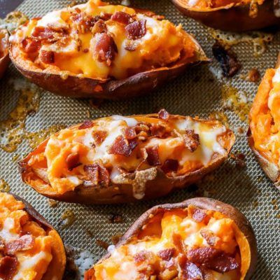 Bacon Wrapped Cheesy Stuffed Jalapeños | Sally's Baking Addiction Loaded Potato Skins Recipe, Winter Wedding Food, Potato Skins Recipe, Sweet Potato Snacks, Winter Appetizers, Loaded Potato Skins, Potatoe Skins Recipe, Sweet Potato Recipes Healthy, Spicy Drinks