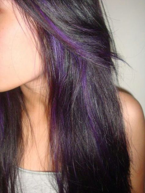 If I was brunette, I would ALWAYS have a teeny bit of crazy color in my hair Purple Peekaboo Highlights, Purple Hair Highlights, Underlights Hair, Short Hair Highlights, Crazy Color, Purple Highlights, Hair Streaks, Brown Hair With Blonde Highlights, Hair Color Purple