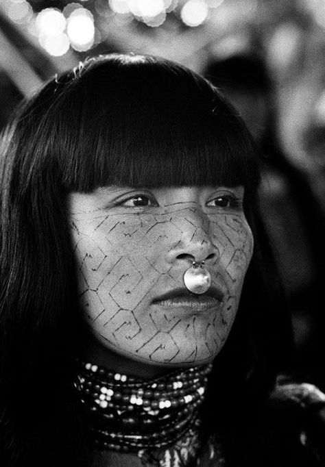 Shipibo- Conibo. Peru Shipibo Pattern, Face Paintings, Indigenous Tribes, Indian Woman, Magnum Photos, Warrior Princess, Many Faces, People Of The World, 영감을 주는 캐릭터