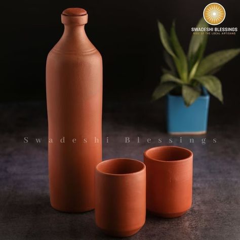 Indian Ceramics, Handmade Clay Pots, Bottle Shoot, Water Tumbler, Pottery Crafts, Water Bottle Design, Indian Traditional, Potters Wheel, Handmade Clay