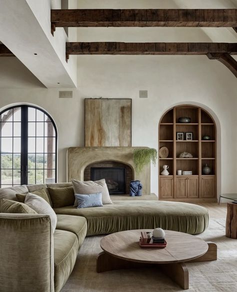 Curvy Couch Living Rooms, Austin Texas Interior Design, French Modern Decor, Country French Living Room, Mediterranean Interior Design, Living Tv, Green Couch, French Country Living Room, Interiors Dream