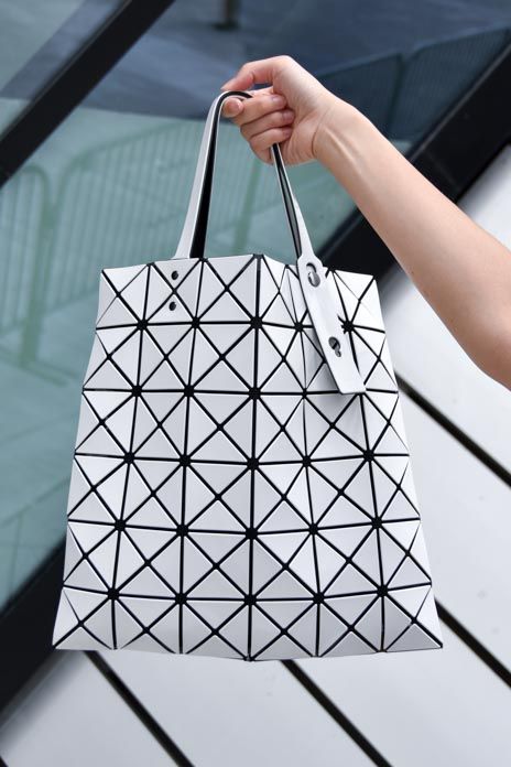 Baobao Bag Issey Miyake Outfit, Baobao Bag, Bao Bao Bag, Bao Bao Issey Miyake, Bao Bao, 3d Fashion, Fashion Items, Issey Miyake, Fashion Item