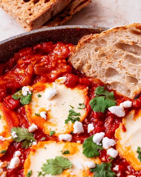 Vegan Shakshuka - School Night Vegan Chickpea Shakshuka, Shakshuka With Chickpeas, Vegan Shakshuka, Shakshuka Recipe With Beans, Vegetarian Shakshuka Recipe, Vegan Shakshuka Recipe, Vegan Frittata, Vegan Feta Cheese, School Night