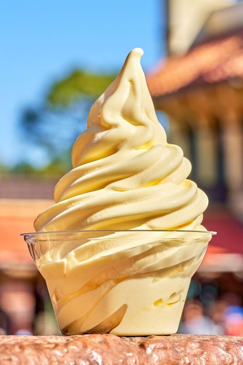 How Creamy, Dreamy DOLE Whip Became a Disney Staple Dole Whip Disney Recipe, Pineapple Soft Serve, Dole Whip Recipe, Pineapple Whip, Disney Desserts, Dole Whip, Disney Food, Blender 3d, Frozen Treats