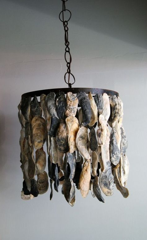 Oyster Shell Chandelier, Shell Hanging, Driftwood Chandelier, Oyster Shell Crafts, Shell Chandelier, Art Coquillage, Shell Decorations, She Sells Seashells, Gold Spray