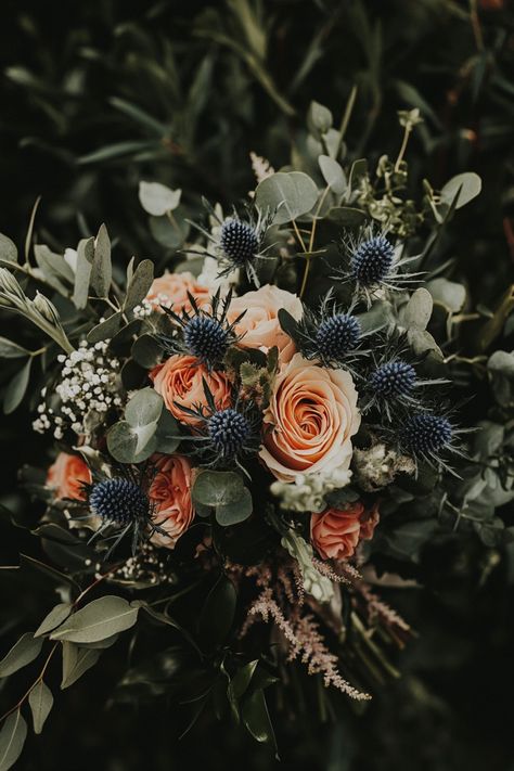 Looking for something bold? These 49 thistle wedding bouquets stand out with their unique textures and colors. Thistles pair beautifully with roses, eucalyptus, and wildflowers for a one-of-a-kind bouquet. Find your dream bouquet now! #thistlewedding #bridalflowers #flowerinspiration Dark Bridal Bouquet, Wedding With Wildflowers, Thistle Bouquet Wedding, All Black Wedding, Wild Flowers Bouquet, Thistle Wedding, Wildflower Wedding Theme, Theme Dark, Wedding Thanks