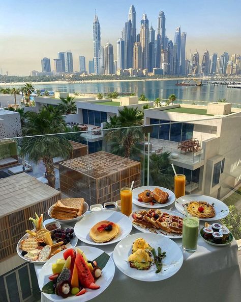 Breakfast in Dubai by @nikiisch! 🥞🍓🍉✨  #staysafe #breakfastwithaview Breakfast Delivery, Dubai Food, Birthday Breakfast, Dubai Hotel, Best Comfort Food, Beautiful Travel Destinations, Dubai Travel, Dream Travel Destinations, Vacation Resorts