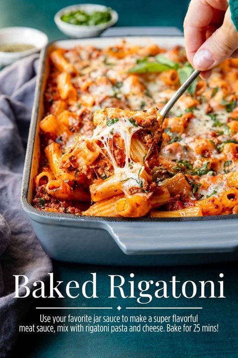 A big casserole pan of delicious meat sauce baked with rigatoni pasta and plenty of cheese. This recipe makes an amazing family dinner! Big Family Meal Ideas, Baked Rigatoni Recipe, Dinner Bakes, Pasta Bake Recipes, Bolognese Pasta Bake, Baked Penne Pasta, Sausage Rigatoni, Rigatoni Recipes, Baked Pasta Dishes