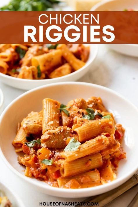 This Chicken Riggies recipe makes a flavorful, quick, and satisfying meal of succulent chicken and comforting rigatoni pasta in a creamy tomato sauce filled with sweet and spicy flavors, with Parmesan cheese and fresh herbs to finish! | chicken riggies utica new york | chicken riggies recipe utica | best chicken riggies recipe | creamy chicken riggies recipe | chicken rigatoni recipes Easy Chicken Riggies Recipe, Best Chicken Riggies Recipe, Chicken Rigatoni Recipes, Riggies Recipe, Chicken Riggies Utica, Chicken Riggies Recipe, Chicken Riggies, Chicken Rigatoni, Rigatoni Recipes