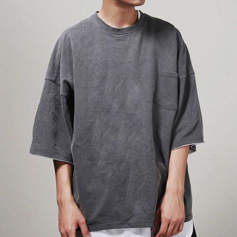 Custom Drop shoulder tee oversized men blank t shirt #tshirt #overseastshirts #tshirtsmanufacturerschina #1dollartshirts #customtshirtserigraphywholesale #custom2020tshirts #tshirtprinting #customtshirtsmanufacturers Oversized Outfit Men, Oversized Tshirt Outfit Men, Drop Shoulder T Shirt, Oversized Shirt Men, Oversize Tshirt Outfits, Baggy Shirts, Baggy Shirt, Baggy T-shirt, Shirt Outfit Men