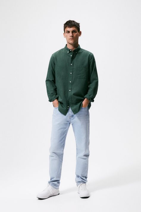 Levis Shirt Men Outfit, Over Shirt Outfit Men, Olive Green Tshirt Outfit Men, Semi Formal Men Outfit Casual Classy, Men Capsule Wardrobe, Green Shirt Outfit Men, Office Wear Men, Mens Fall Style, Men Work Outfits