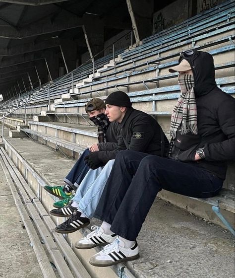 Russian Hooligans, Ultra Outfits, Football Hooliganism, Football Casual Clothing, Odd Fashion, Ultras Football, Football Casuals, Guy Fits, Bola Basket