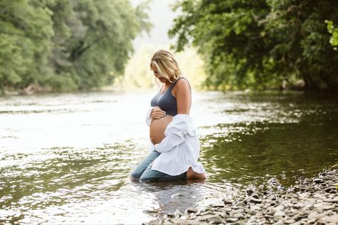 Taylor Meo Photography - East TN Riverside Maternity Photos, River Maternity Shoot, Canoe Maternity Pictures, Maternity Pics In Water, Maternity Creek Pictures, Maternity Pictures Water, Maternity Photography In Water, Maternity Photography River, Creek Maternity Photos