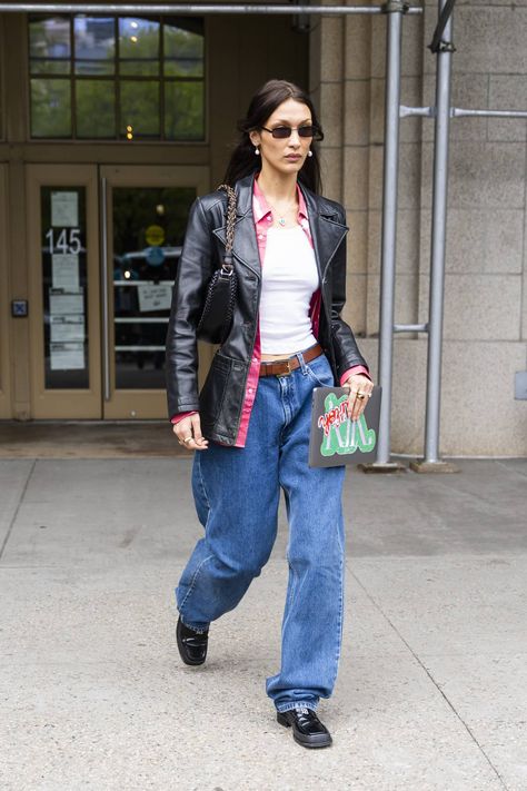 Bella Outfit, Puddle Pants, Ballet Inspired Fashion, Apartment In New York, Big Pants, Bella Hadid Outfits, Bella Hadid Style, W Magazine, Hadid Style