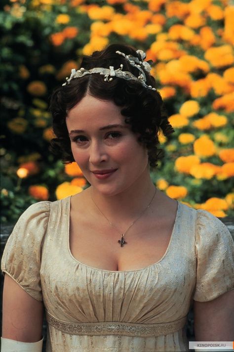 Pride and Prejudice 1995 - Elizabeth Bennet Regency Dress Jane Austen, Jennifer Ehle, Elizabeth Bennett, Jane Austen Movies, Little Dorrit, Lizzie Bennet, Regency Era Fashion, Silk Evening Gown, Becoming Jane