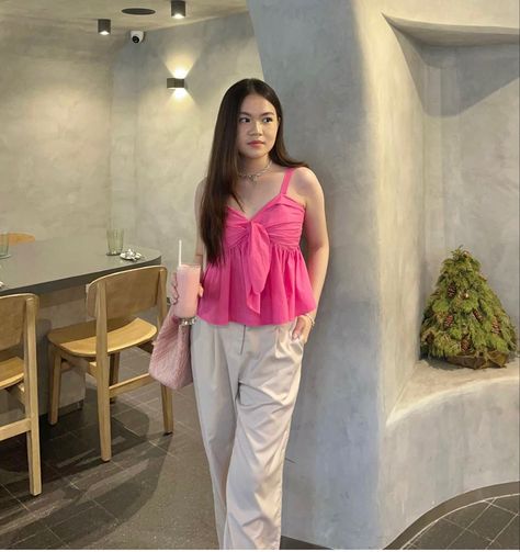 peplum top bow ribbon pink trousers viva magenta empire waistline shirt tank top summer casual scandinavian tote bag outfit inspo idea style trend 2023 pink drink Peplum Top Outfits 2023, Sando Top Outfit, Pink Peplum Top Outfit, Magenta Top Outfit, Pink Tote Bag Outfit, Magenta Outfit Ideas, Peplum Top Outfits Casual, Peplum Outfits, Pink Top Outfit