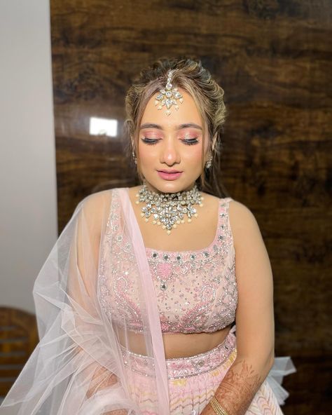 Engagement pictures Makeup and hair- @makeupwithujma #makeup #hairstyle #engagement #trending #newpost Engagement Pictures Makeup, Hairstyle Engagement, Makeup Pics, Makeup Hairstyle, Pictures Makeup, Instagram Engagement, Cute Images With Quotes, March 30, Makeup Pictures