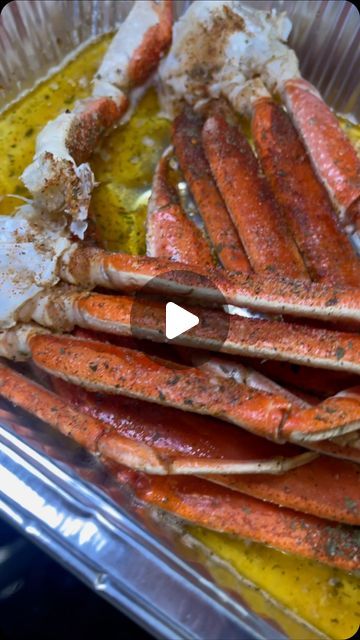 Crab Legs Boil, King Crab Legs Recipe, Seafood Entree, Crab Legs On The Grill, Crab Bake, Crunchwrap Recipe, Cooking Crab Legs, Cooking Crab, Crab Legs Recipe