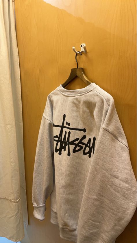 Stussy Jumper, Stussy Crewneck, Aesthetic Hoodies, Basic Sweatshirt, Young T, Selling Clothes, Style Streetwear, Star Shirt, Basic Tee