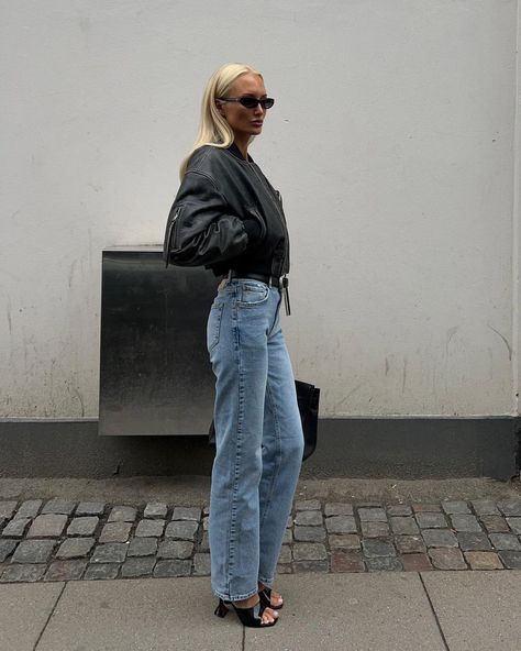 Lovisa Worge (@lovisaworge) • Instagram photos and videos Wide Jeans, Cute Jeans, On Repeat, Leather Fashion, Perfect Fit, Fashion Inspo, Style Inspiration, Street Wear, Fashion Outfits