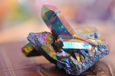 Rainbow Aura Quartz Meaning and Spiritual Properties Aura Quartz Meaning, Quartz Meaning, Spirit Magic, Crystal Seashells, Titanium Aura Quartz, Rainbow Aura Quartz, Rainbow Aura, Aura Crystals, Rainbow Quartz