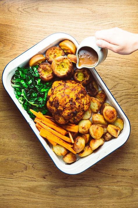 Lowly | Vegan Sunday Roast With All The Trimmings - A Glorious Feast! Sunday Dinner Ideas, Delicious Sides, Cauliflower Dishes, Vegan Roast, Homemade Gravy, Roast Dinner, Sunday Roast, Sunday Dinner, Yummy Sides