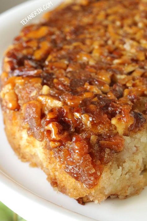 Upside Down Apple Honey Cake (dairy-free with gluten-free and whole grain options) Apple Honey Cake, Baking Apples, Gluten Free Apple Cake, Apple Upside Down Cake, Honey Dessert, Apple Honey, Roasted Walnuts, Baking With Honey, Honey Cake