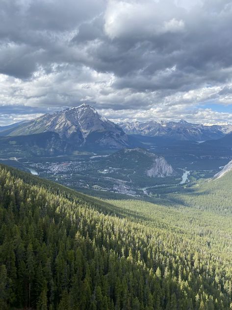 Canada Aesthetic, West Coast Canada, Drake Photos, Mountains Aesthetic, Banff Canada, Nature Mountains, Aesthetic Nature, Dream Holiday, Canadian Rockies