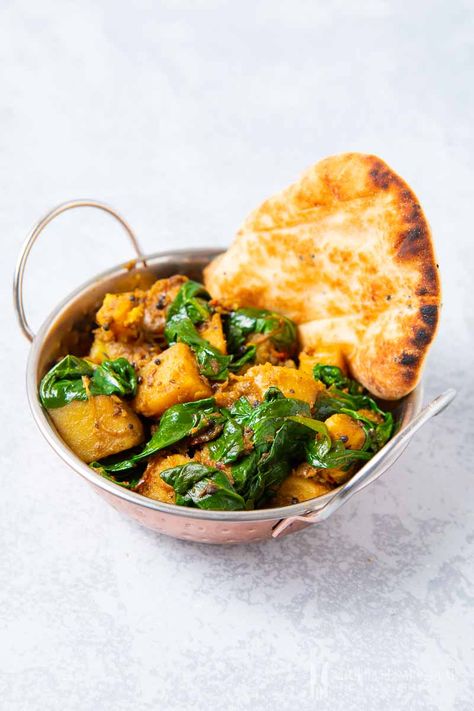 Saag Aloo Recipe, Sag Aloo, Chana Saag, Cupboard Recipes, Vege Dishes, Saag Aloo, Saag Recipe, Vegan Easter Recipes, Aloo Recipe