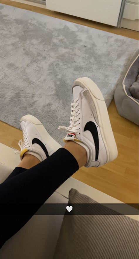 Outfits With Low Nike Blazers, Nike Platform Blazer Outfit, Nike Blazer Platform Outfit, Platform Nike Blazers, Platform Blazers, Nike Air Blazer, Platform Outfit, Nike Blazer Low, Trendy Shoes Sneakers