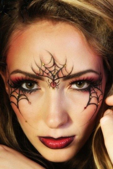 Spider web eyes Halloween Spider Makeup, Maquillage Halloween Simple, Spider Makeup, Face Painting Ideas, Halloween Make-up Looks, Halloweenský Makeup, Halloween Eye Makeup, Witch Makeup, Halloween Eyes