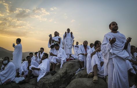 Hajj Images, Arafat Day, Hajj Pilgrimage, Muslim Couple Photography, Muslim Couple Quotes, Best Islamic Images, Couple Wallpaper, Islamic Images, Islamic Pictures