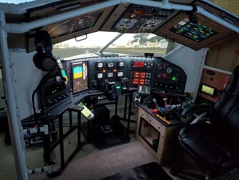 Airplane Cockpit, Flight Simulator Cockpit, Video Game Rooms, Control Panels, Best Flights, Gaming Room Setup, Flight Simulator, Level Homes, Game Room Design