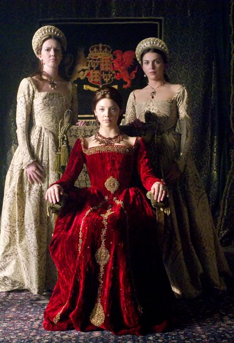 Queen Anne Boleyn and her Ladies in waiting The Tudors Costumes, Elizabethan Clothing, Tudor Gown, Tudor Dress, Tudor Fashion, Royal Marriage, Tudor Costumes, The Tudors, Three Women